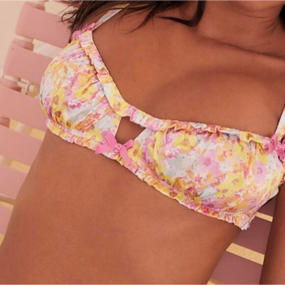 FOR LOVE AND LEMONS- Punch Satin Ruffled Cutout Bow Bralette-NWT - Picture 3 of 15